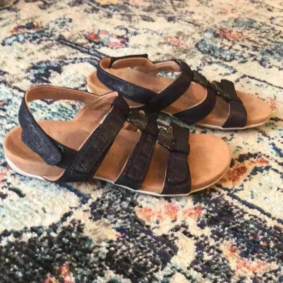 VIONIC Amber Adjustable Sandals Navy - Picture 3 of 7